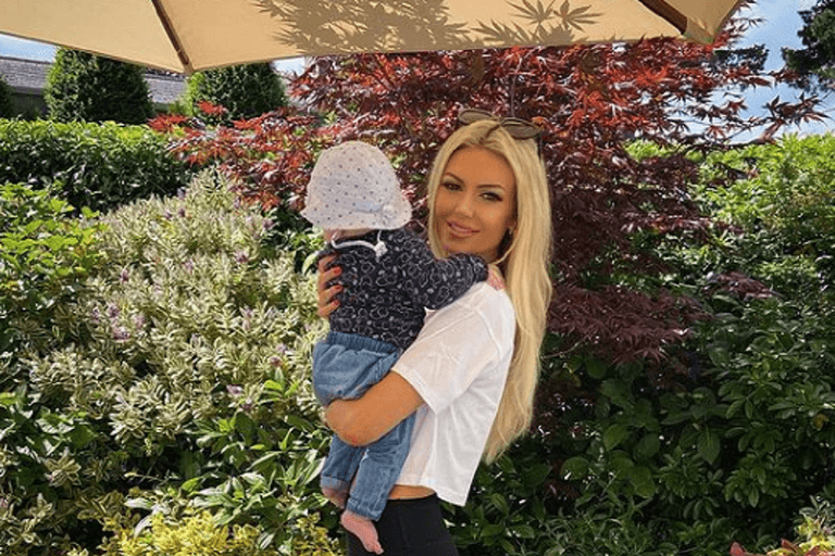 Rosanna Davison invites Ukrainian surrogate to come live with her