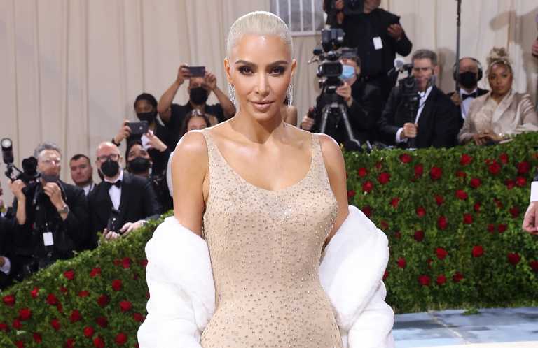Twitter reacts to ‘damaged’ Marilyn Monroe dress worn by Kim Kardashian Twitter reacts to ‘damaged’ Marilyn Monroe dress worn by Kim Kardashian