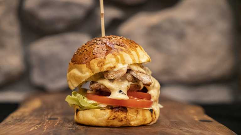 RECIPE: How to make this spicy Cajun Chicken Burger in 4 easy steps RECIPE: How to make this spicy Cajun Chicken Burger in 4 easy steps