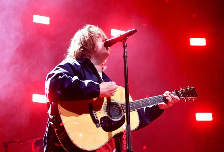 Lewis Capaldi announces he has Tourette’s syndrome Lewis Capaldi announces he has Tourette’s syndrome