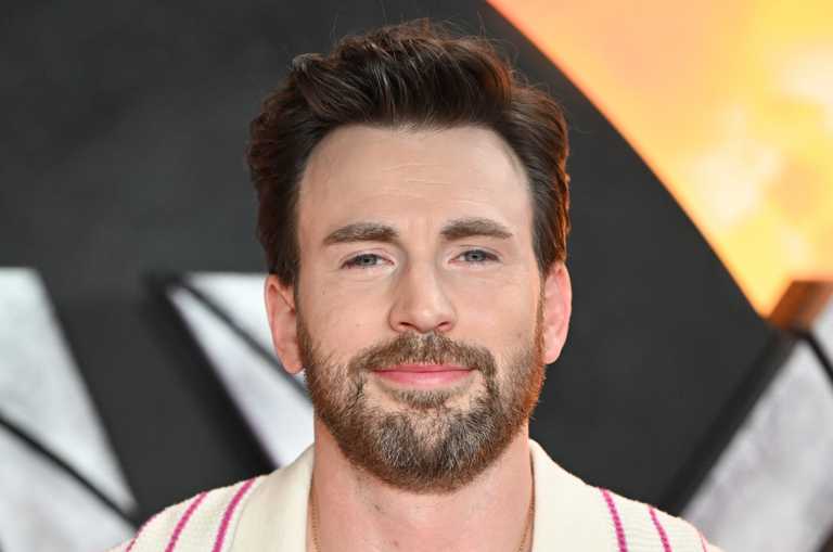 Chris Evans has been named the ‘Sexiest Man Alive’ for 2022 Chris Evans has been named the ‘Sexiest Man Alive’ for 2022