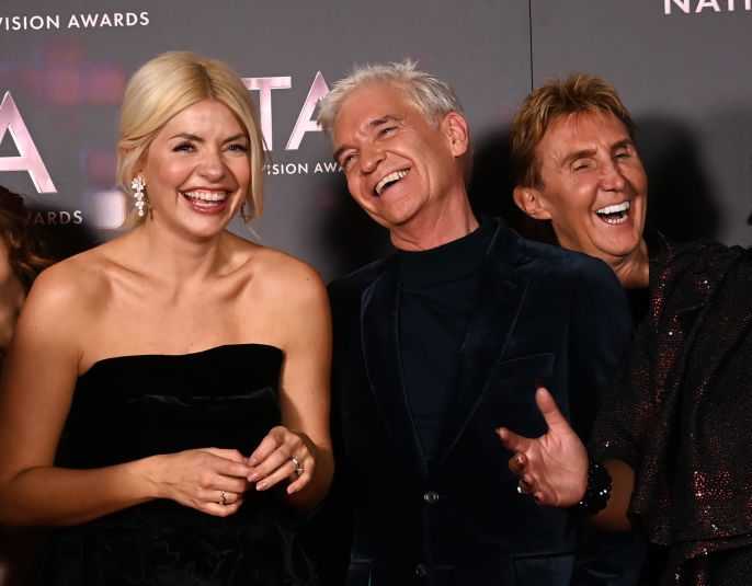 Holly Willoughby’s co-host for Monday’s return has been revealed Holly Willoughby’s co-host for Monday’s return has been revealed