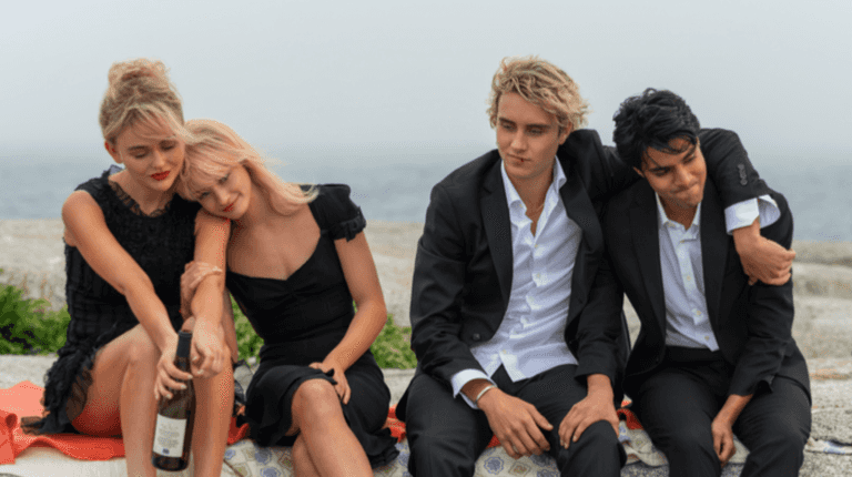 Pretty Little Liars fans are going to love this new show