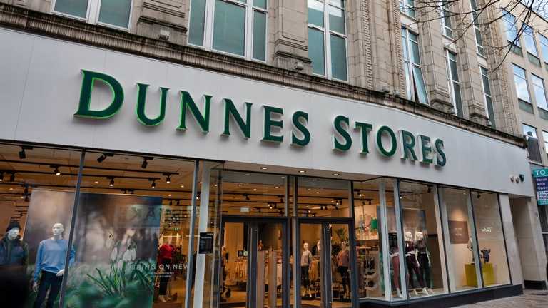 Shoppers rush to Dunnes Stores to buy viral ribbed cardigan for just €25