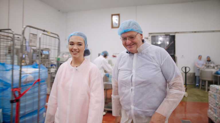 WATCH: Miriam Mullins discovers the ins and outs of yogurt production at Glenilen Farm in new series WATCH: Miriam Mullins discovers the ins and outs of yogurt production at Glenilen Farm in new series