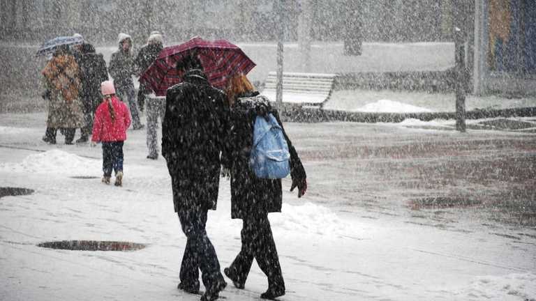 Met Éireann issues snow and ice warning for five counties from midnight