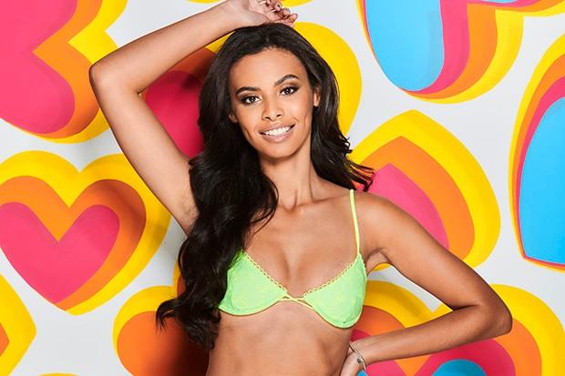 Love Island: Sophie steps in as the boys give Connagh grief