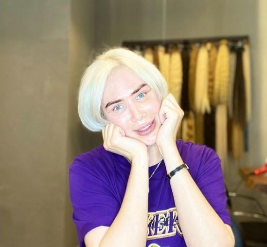 Influencer criticised for “identifying as Korean” after eye surgery