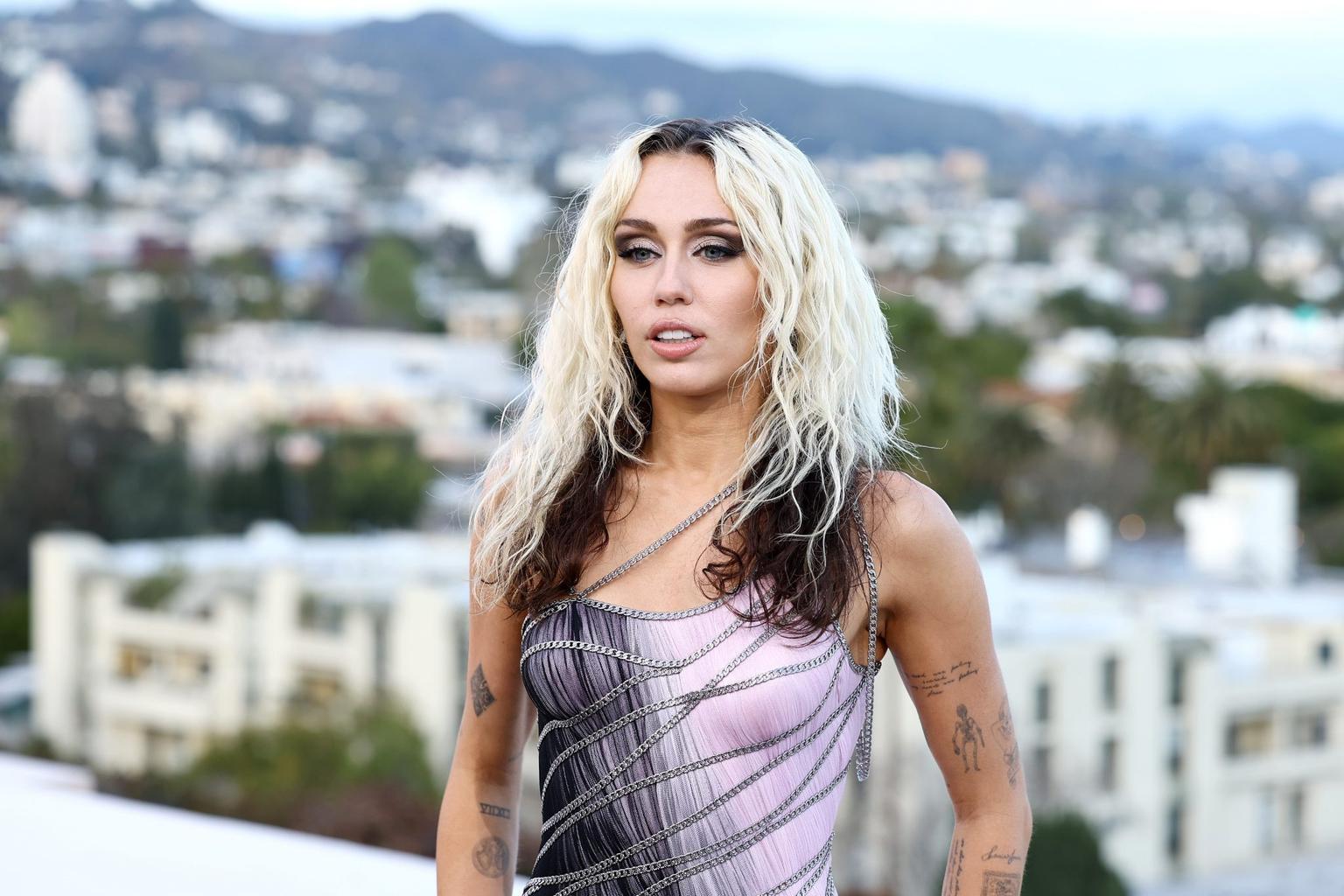 Miley Cyrus has dedicated her new single to Sinéad O’Connor