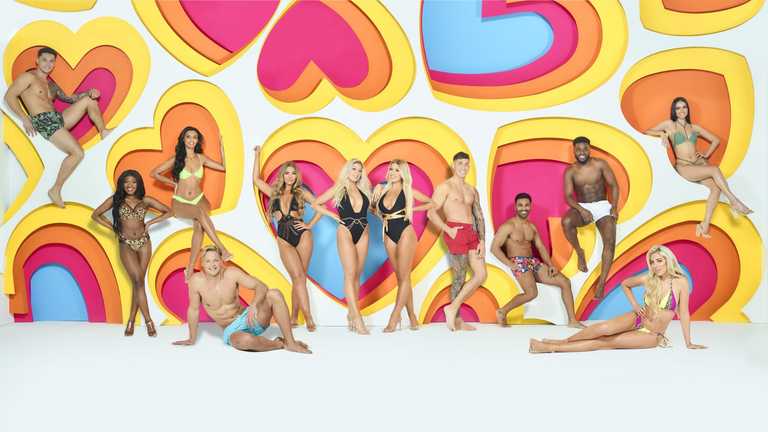 Love Island contestants spark dating rumours after sharing cosy photo on Instagram Love Island contestants spark dating rumours after sharing cosy photo on Instagram