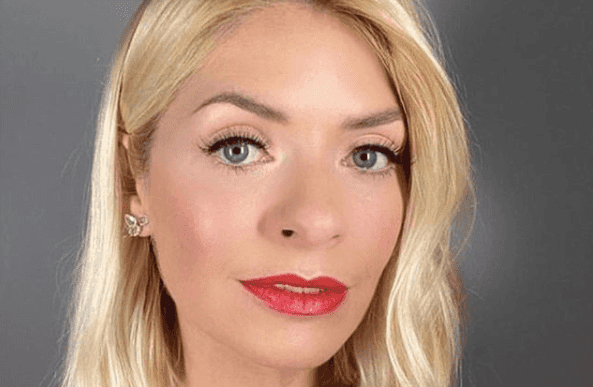 Holly Willoughby wore Aimee Connolly’s incredible €27 foundation last night Holly Willoughby wore Aimee Connolly’s incredible €27 foundation last night