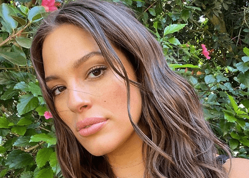 Ashley Graham has shared an incredible picture of her post-baby body, and WOW Ashley Graham has shared an incredible picture of her post-baby body, and WOW