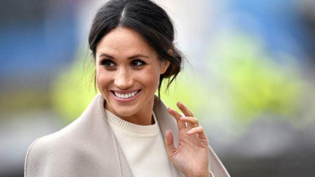 Blogger Akeisha Land is often described as Meghan Markle’s twin and we can see why Blogger Akeisha Land is often described as Meghan Markle’s twin and we can see why