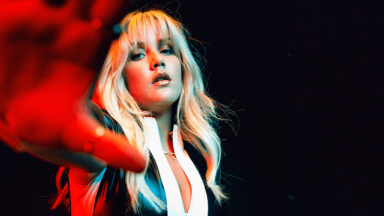 Aimée: “I don’t look like a typical popstar but I’m going to wear a f**king latex suit anyway” Aimée: “I don’t look like a typical popstar but I’m going to wear a f**king latex suit anyway”