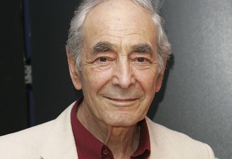 Legendary Eastenders actor Leonard Fenton dies aged 95 Legendary Eastenders actor Leonard Fenton dies aged 95