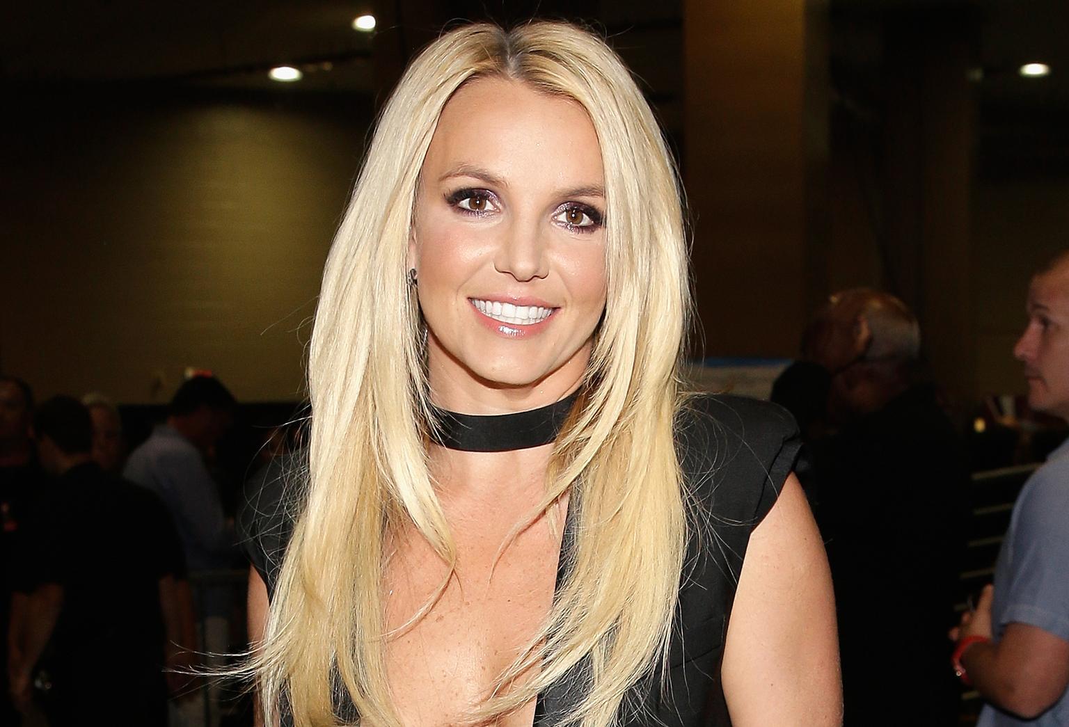 Britney Spears reportedly signs huge deal to write a tell-all book about conservatorship hell