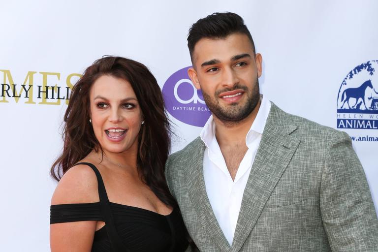 Sam Asghari calls out “disrespectful” treatment of Britney Spears in public Sam Asghari calls out “disrespectful” treatment of Britney Spears in public