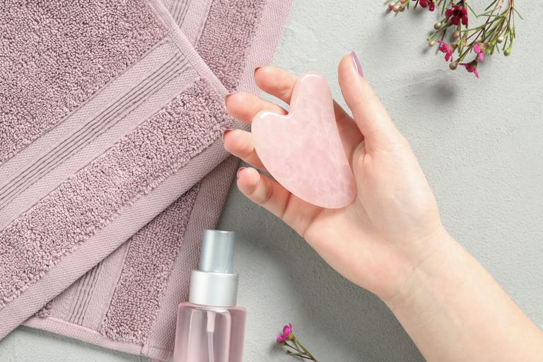 Skincare expert explains how to Gua Sha effectively for best results Skincare expert explains how to Gua Sha effectively for best results