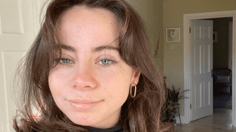 Tributes paid to Irish woman, 21, who died while rock climbing in Spain Tributes paid to Irish woman, 21, who died while rock climbing in Spain