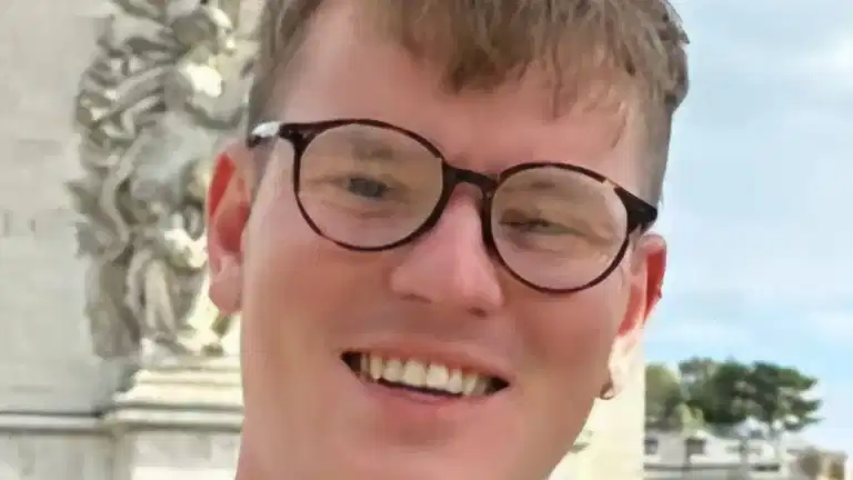 Irishman, 29, died in freak accident while taking photo of scenery Irishman, 29, died in freak accident while taking photo of scenery