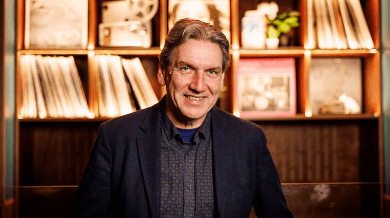 RTÉ presenter Seán Rocks dies aged 63 RTÉ presenter Seán Rocks dies aged 63