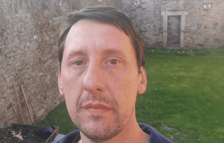 Man who died in Tipperary stabbing named locally as Gardai begin murder investigation Man who died in Tipperary stabbing named locally as Gardai begin murder investigation