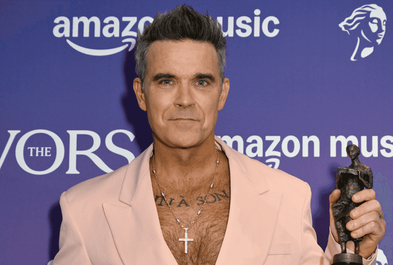 Robbie Williams fears he is going blind as he issues warning Robbie Williams fears he is going blind as he issues warning